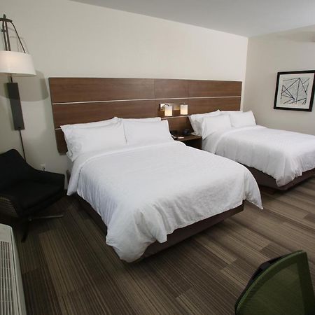 Holiday Inn Express Hotel And Suites Lincoln Airport By Ihg Exterior foto