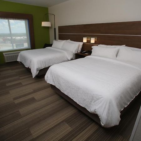Holiday Inn Express Hotel And Suites Lincoln Airport By Ihg Exterior foto