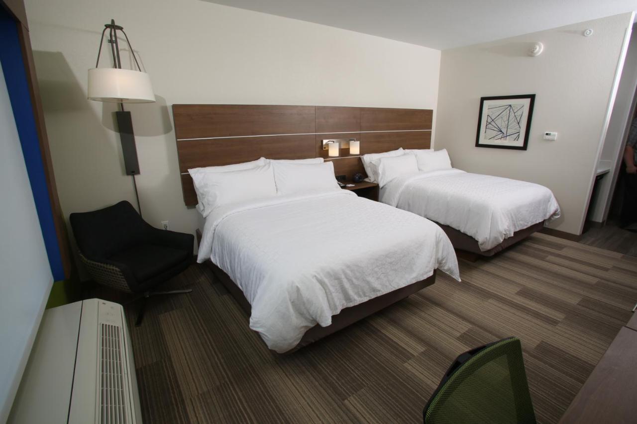 Holiday Inn Express Hotel And Suites Lincoln Airport By Ihg Exterior foto